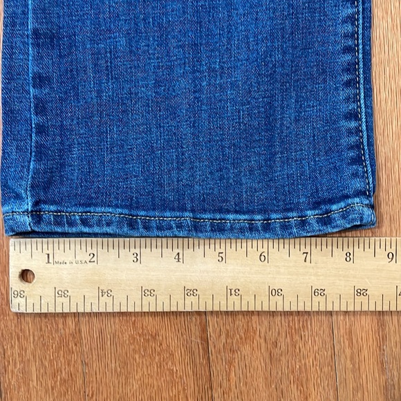 Levi’s Woman’s NWT Classic Bootcut Size 6 Short W28 L30 - Picture 13 of 13